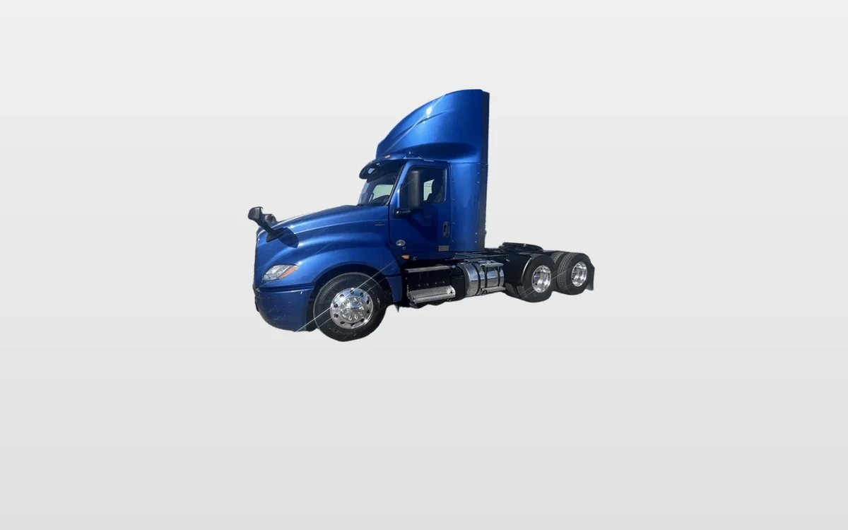 2020 International LT - image 1