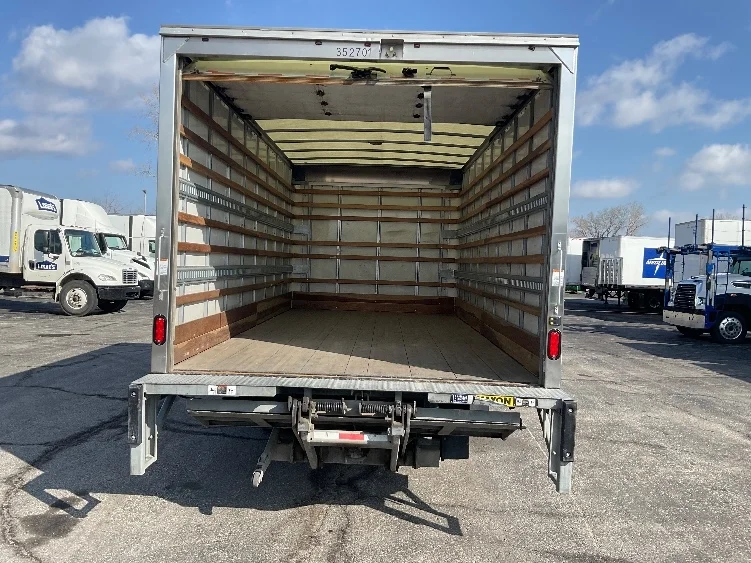 2020 Isuzu NPR - image 8