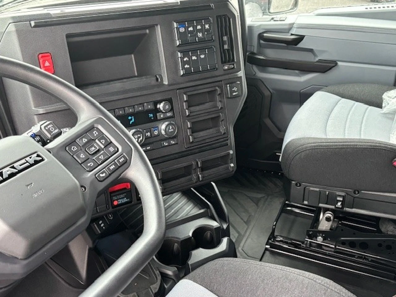 2026 Mack Pinnacle in Harrisburg, PA — photo 5