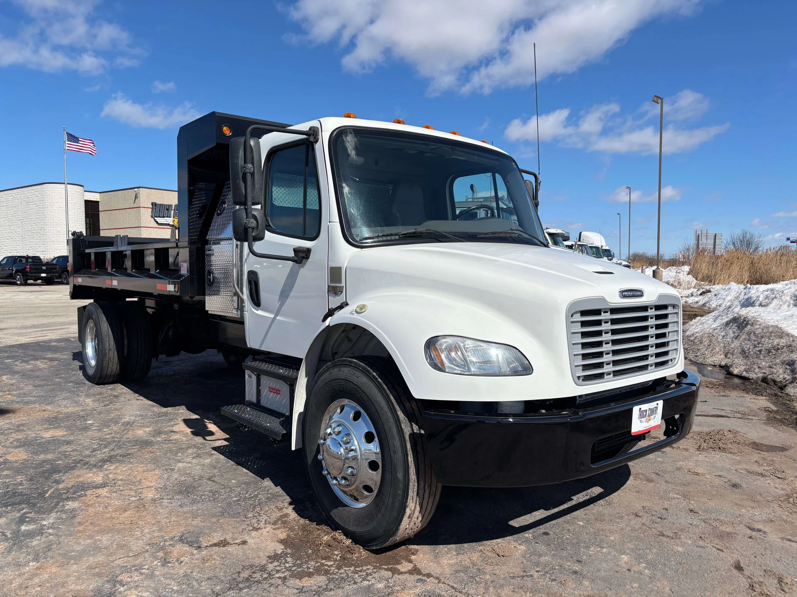 2019 Freightliner eM2 in Cedar Rapids, IA — photo 3