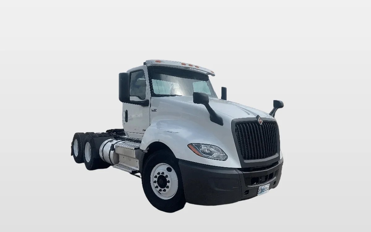 2020 International LT - image 1