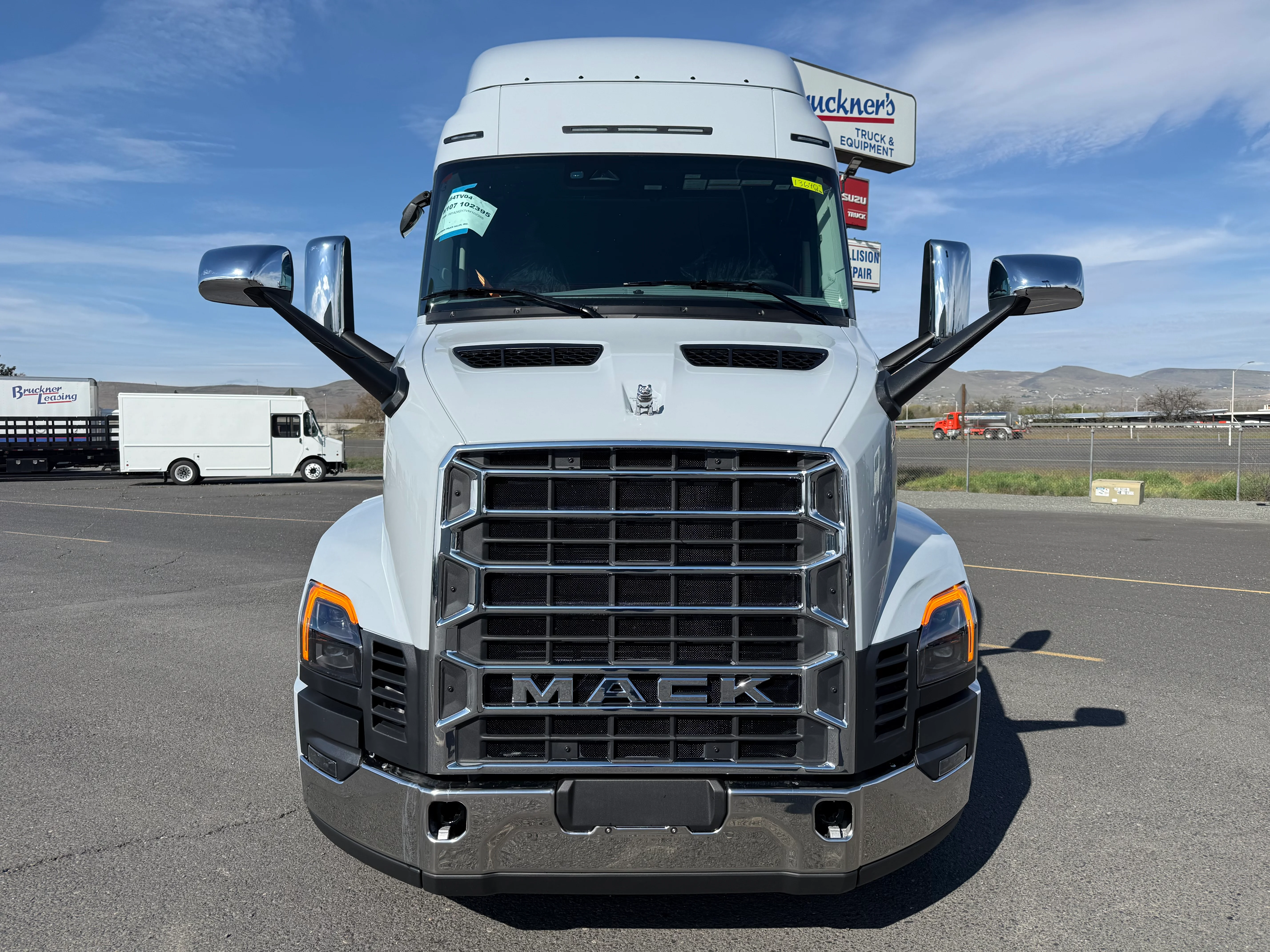 2027 Mack Anthem in Yakima, WA — photo 2