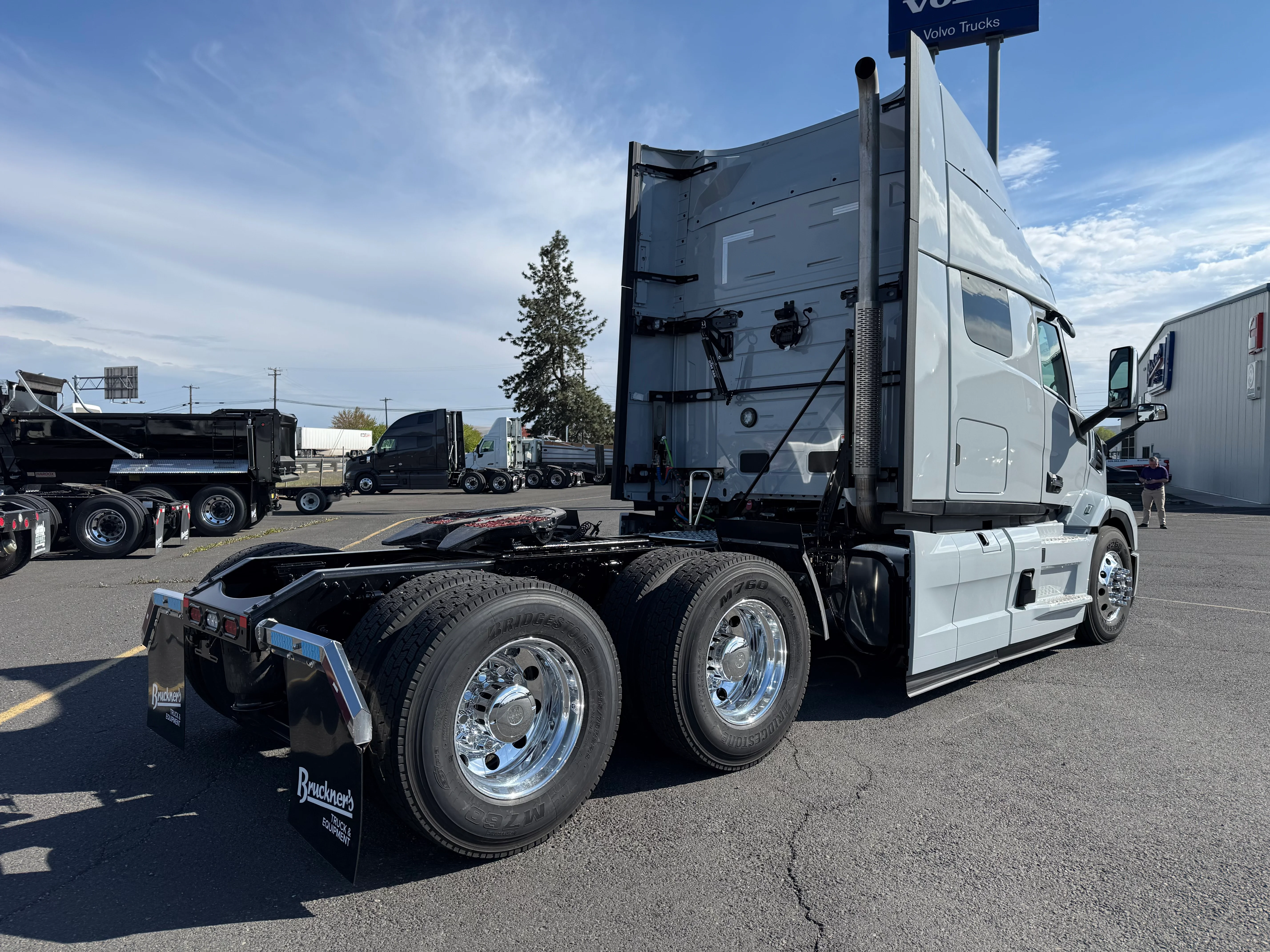 2027 Mack Anthem in Yakima, WA — photo 5