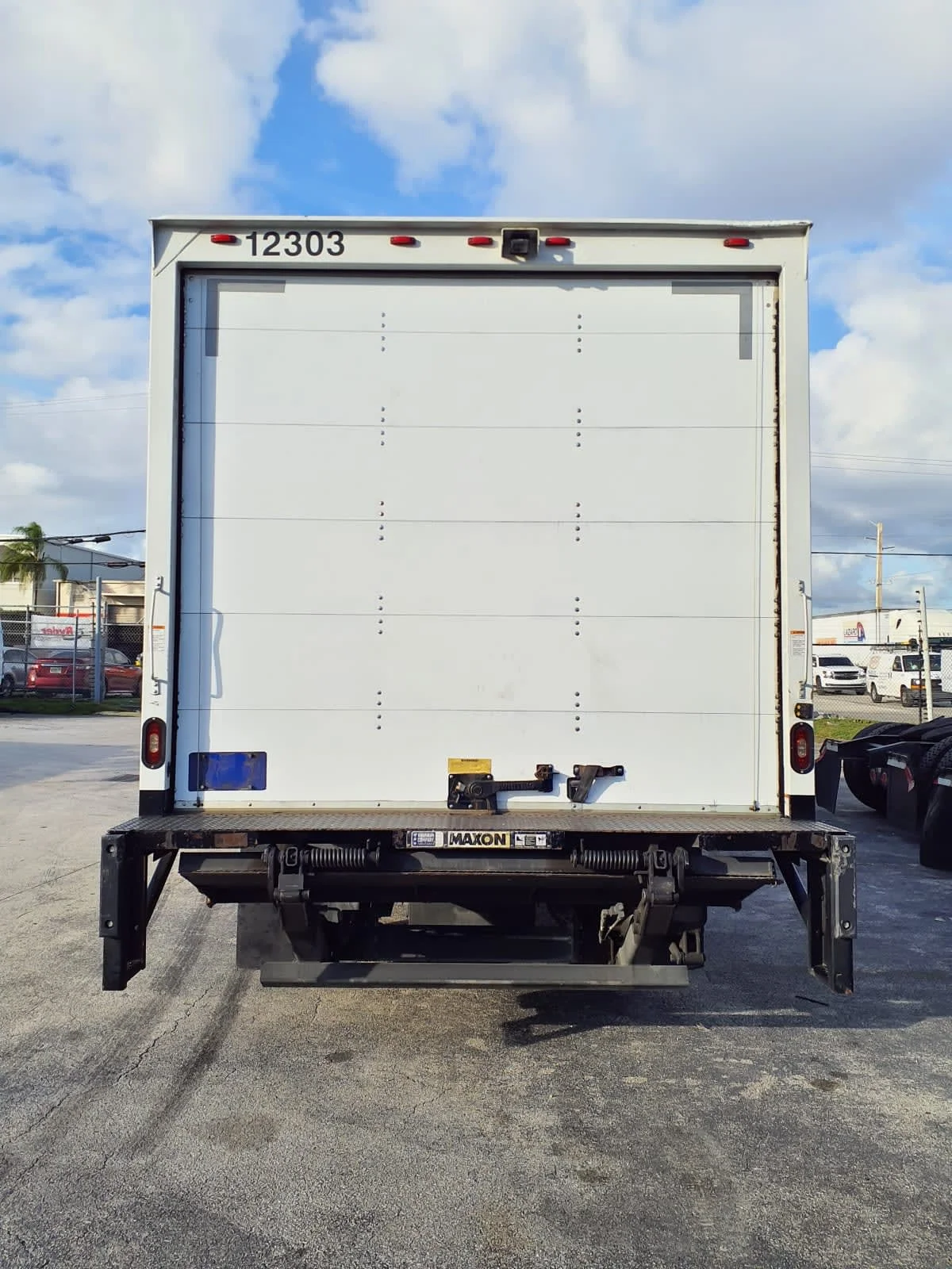 2019 Isuzu NQR - image 5