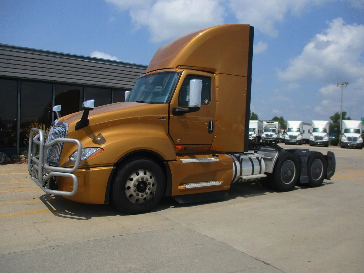 2022 International LT in Cedar Rapids, IA