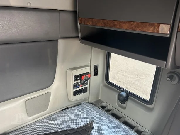 2021 International LoneStar in MN — photo 22