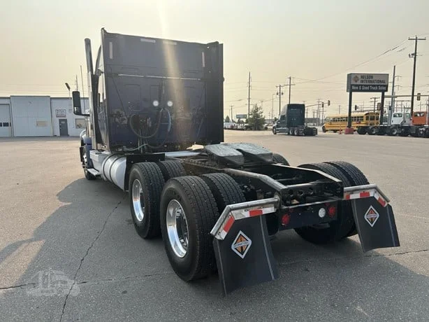 2021 International LoneStar in MN — photo 6