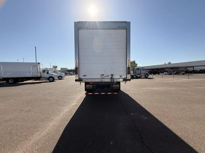 2020 Peterbilt 337 — photo 6
