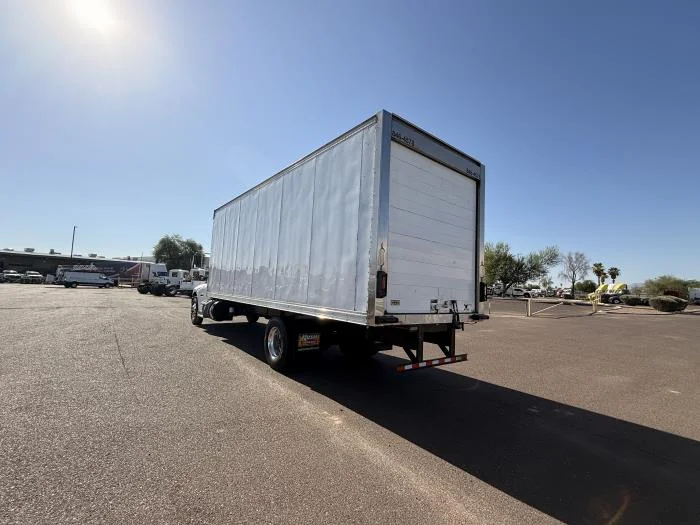 2020 Peterbilt 337 — photo 5