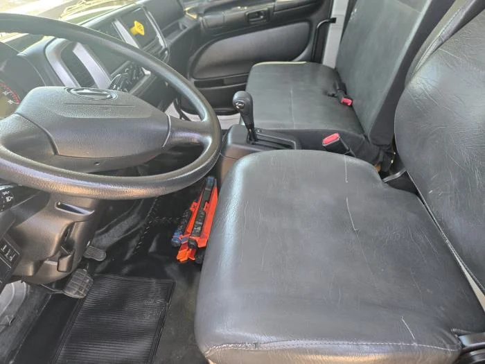2018 Hino 268 — photo 5