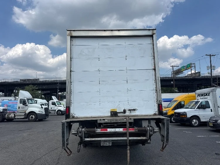 2019 International 4300 in Dayton, NJ — photo 7