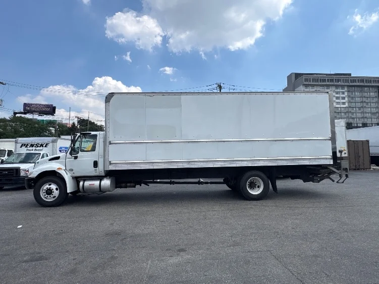 2019 International 4300 in Dayton, NJ — photo 4