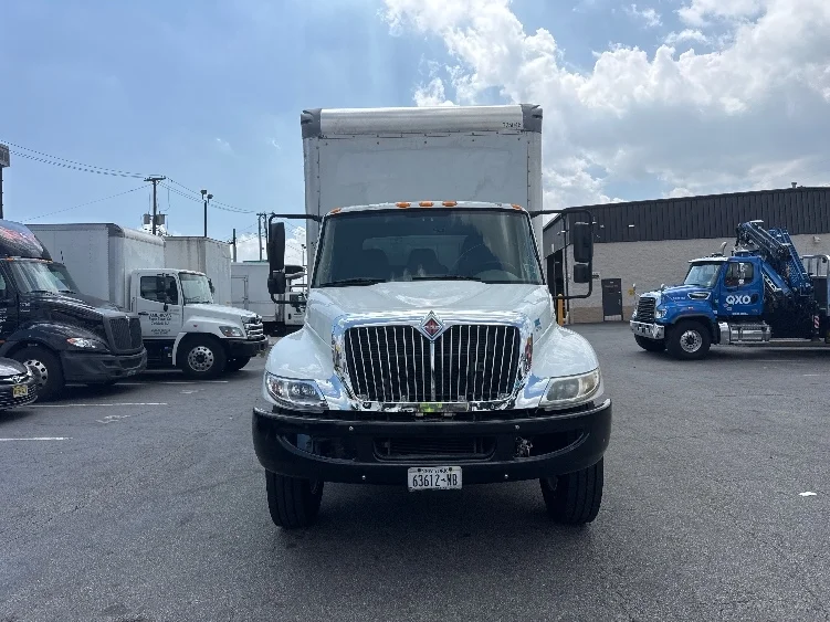 2019 International 4300 in Dayton, NJ — photo 2