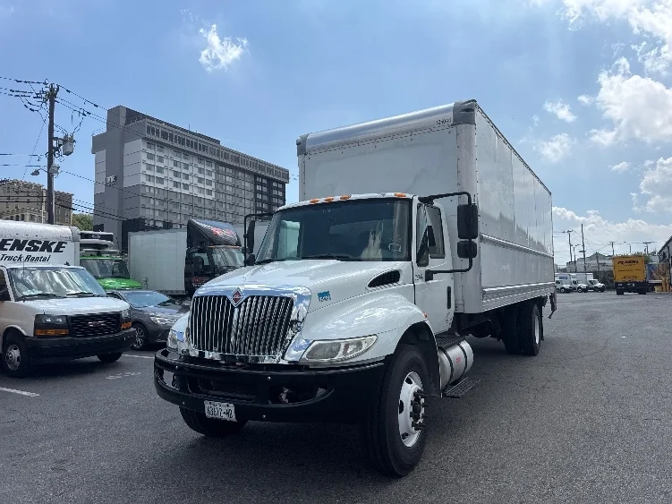 2019 International 4300 in Dayton, NJ — photo 3