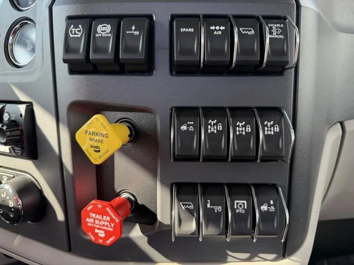 2027 Peterbilt 567 - image 41