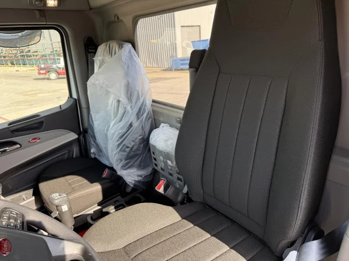 2027 Peterbilt 567 - image 36