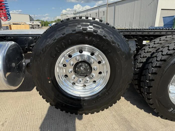 2027 Peterbilt 567 - image 19