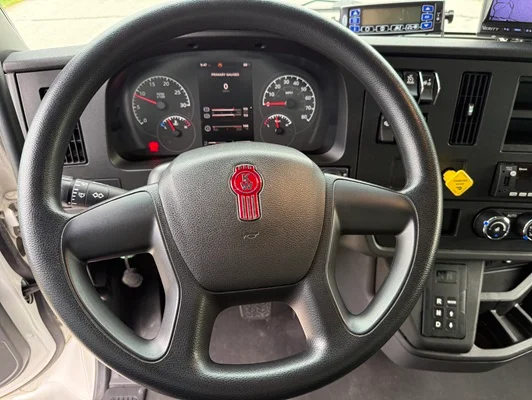 2023 Kenworth T380 in Springfield, MO — photo 27