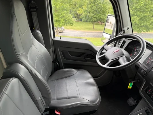 2023 Kenworth T380 in Springfield, MO — photo 33