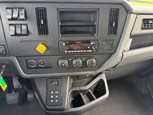 2023 Kenworth T380 in Springfield, MO — photo 31