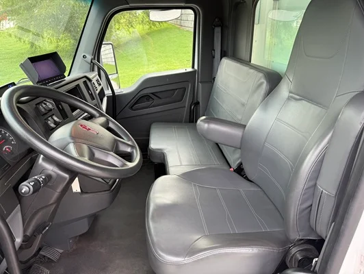 2023 Kenworth T380 in Springfield, MO — photo 32