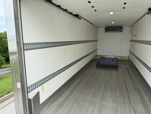 2023 Kenworth T380 in Springfield, MO — photo 23