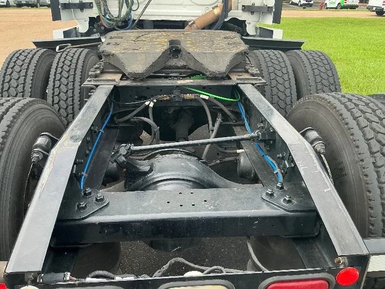 2020 Freightliner Cascadia in Jackson, MS — photo 6