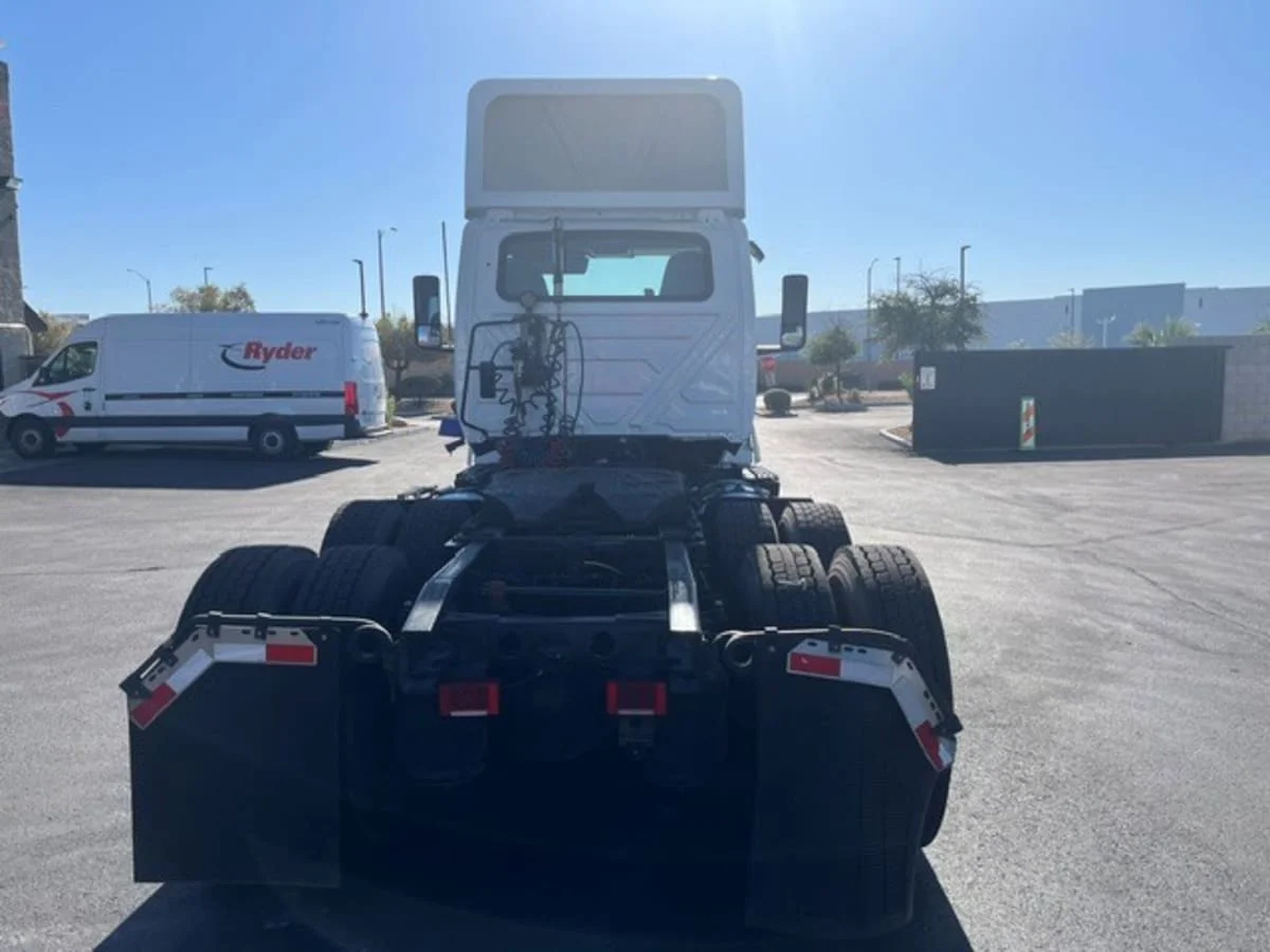 2019 International LT in North Las Vegas, NV — photo 5