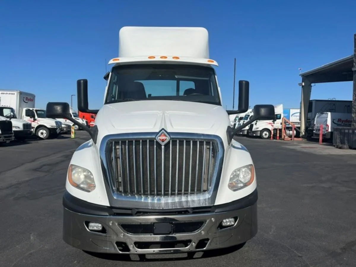 2019 International LT in North Las Vegas, NV — photo 2