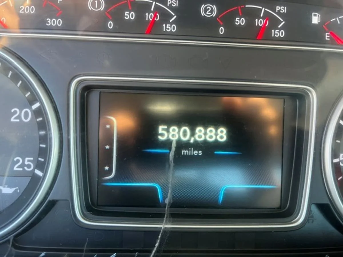 2019 International LT in North Las Vegas, NV — photo 9