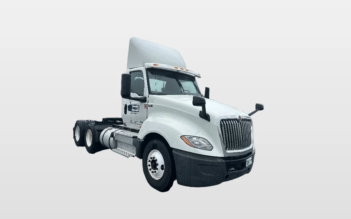 2019 International LT - image 1