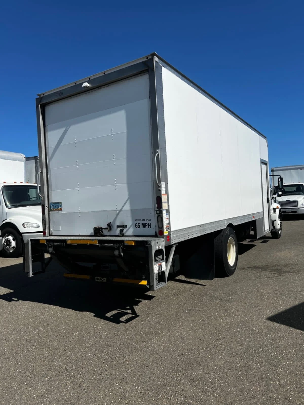 2018 International 4300 - image 4