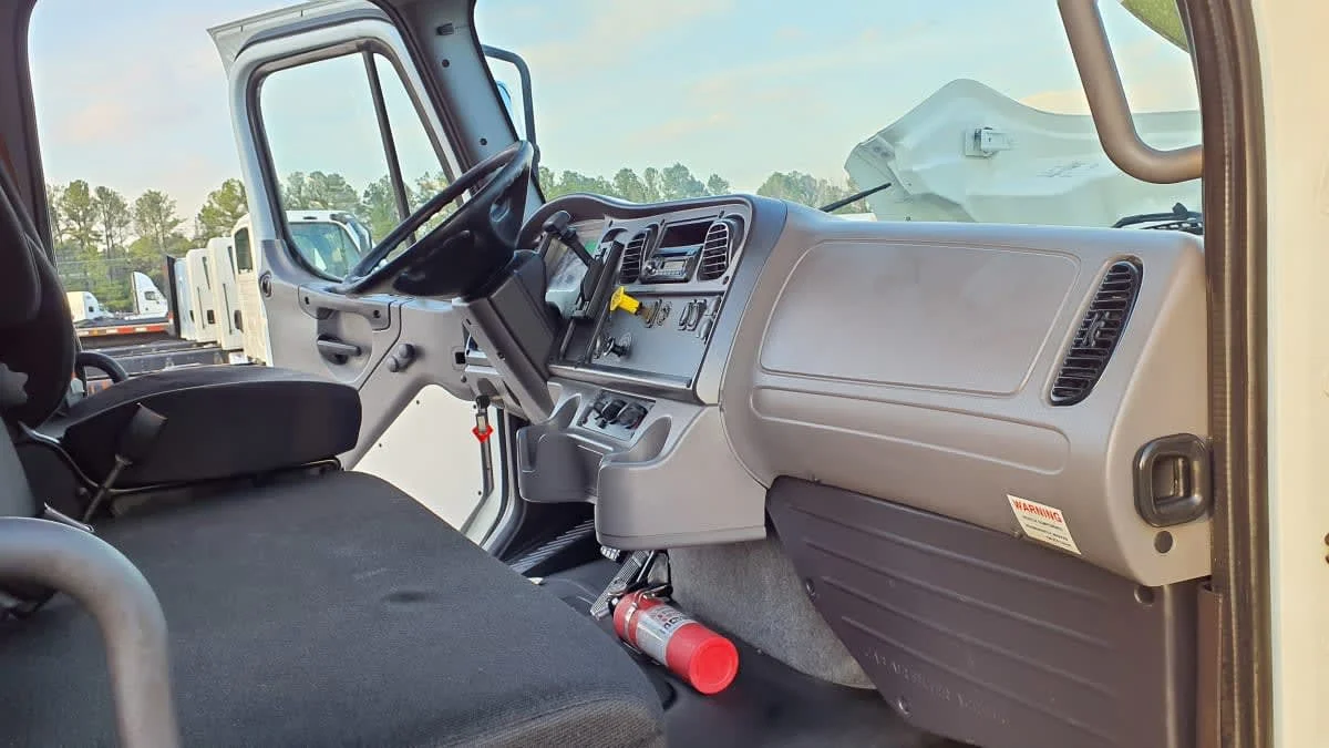 2016 Freightliner M2 106 in Birmingham, AL — photo 11
