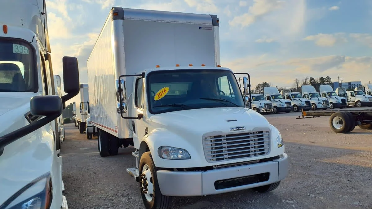 2016 Freightliner M2 106 in Birmingham, AL — photo 3