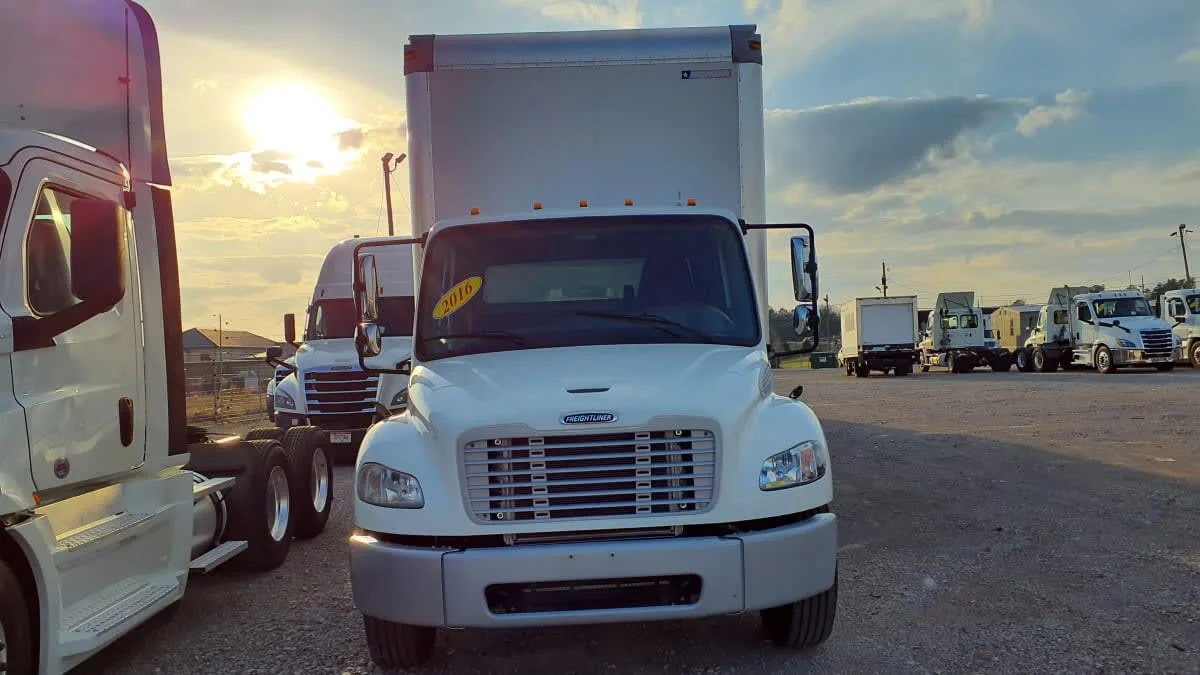 2016 Freightliner M2 106 in Birmingham, AL — photo 2