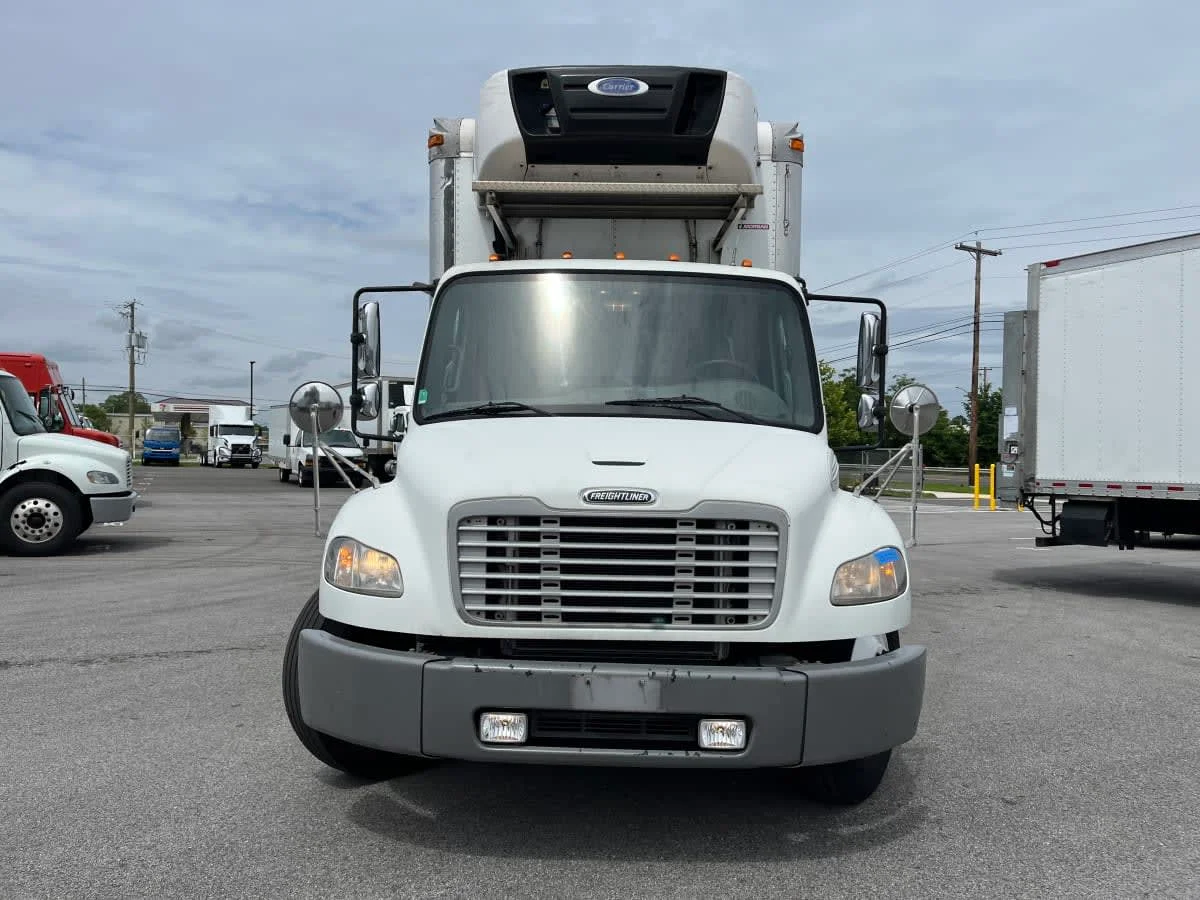 2016 Freightliner M2 106 - image 2