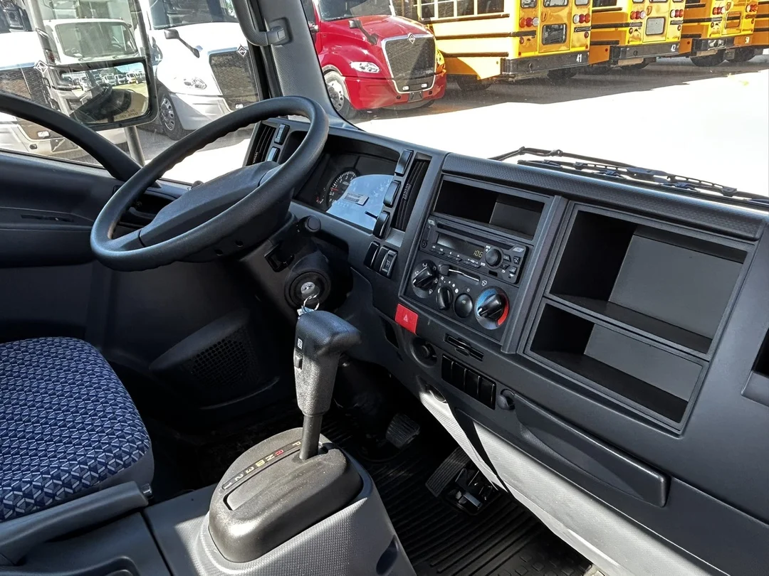 2025 Isuzu NRR - image 5