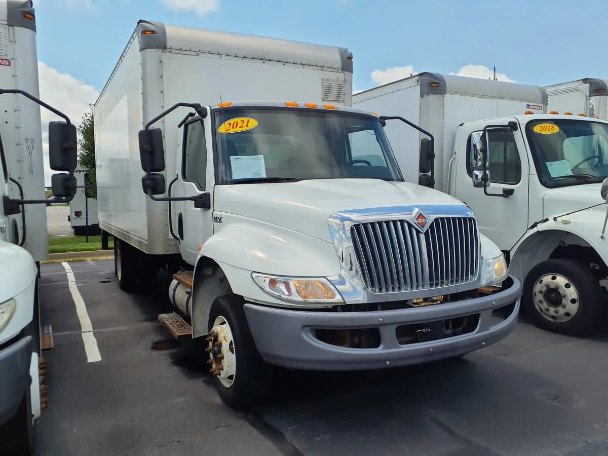 2021 International MV - image 3