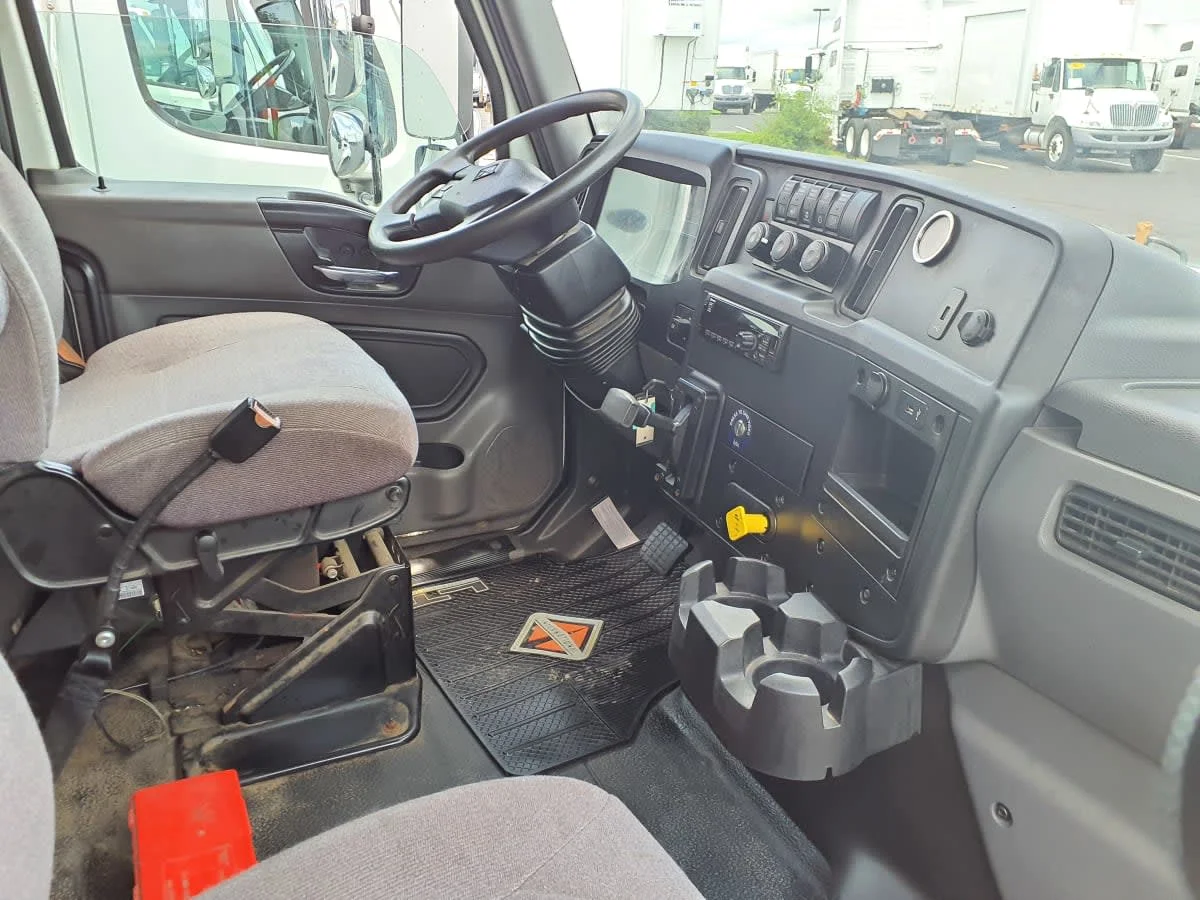 2021 International MV - image 13