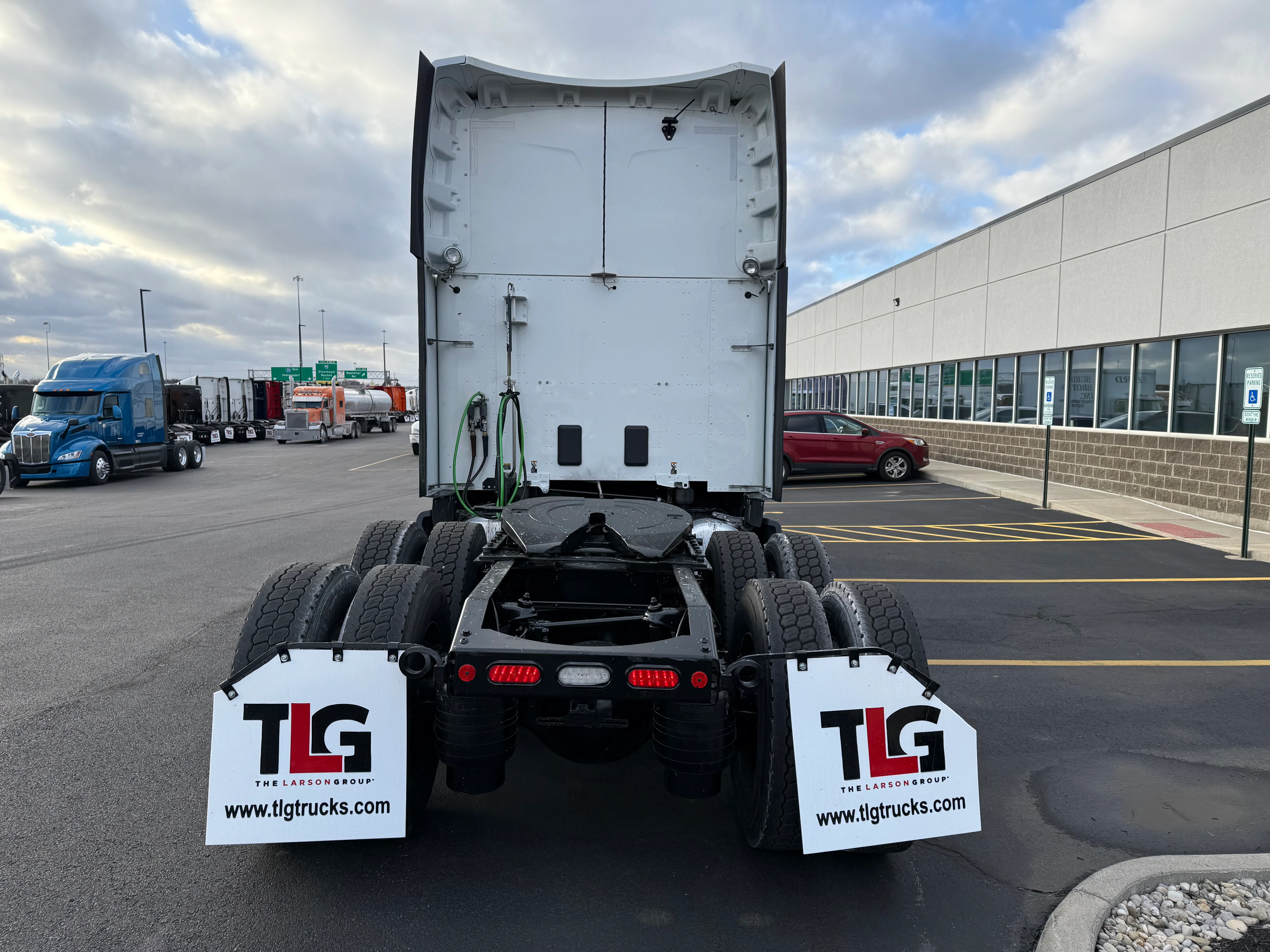 2021 Peterbilt 579 - image 4