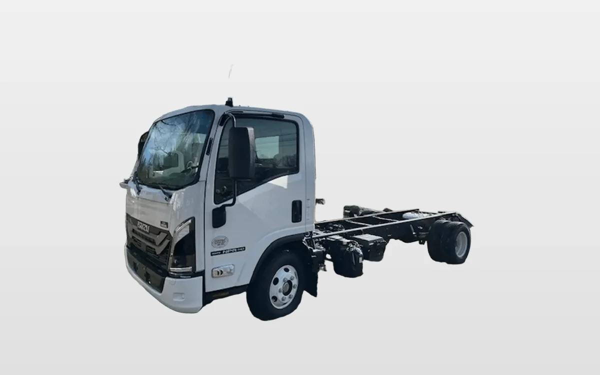2025 Isuzu - image 1
