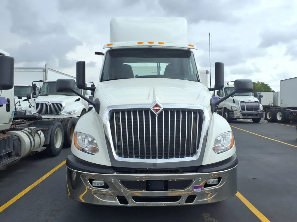 2020 International LT in Taylor, MI — photo 2
