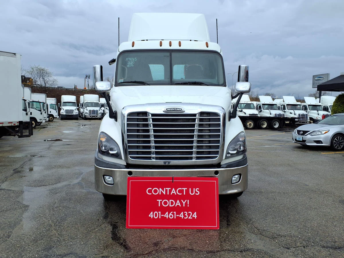 2020 Freightliner Cascadia in Warwick, RI — photo 2
