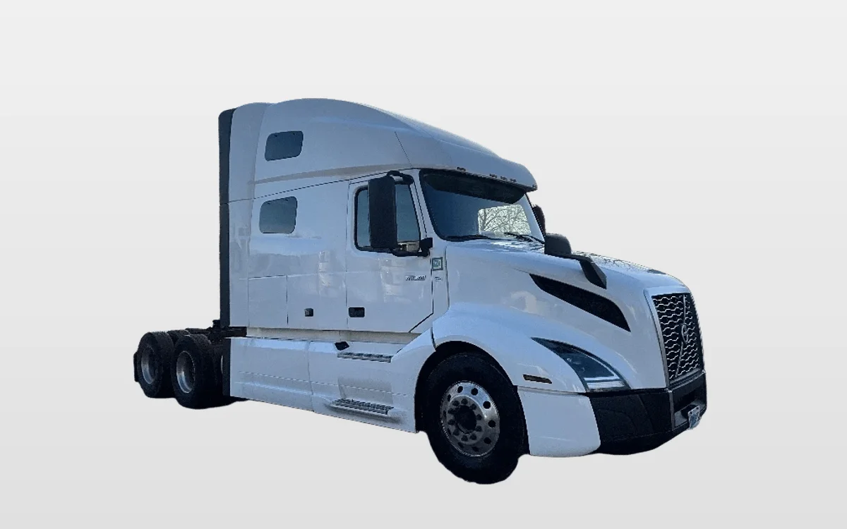 2022 Volvo - image 1