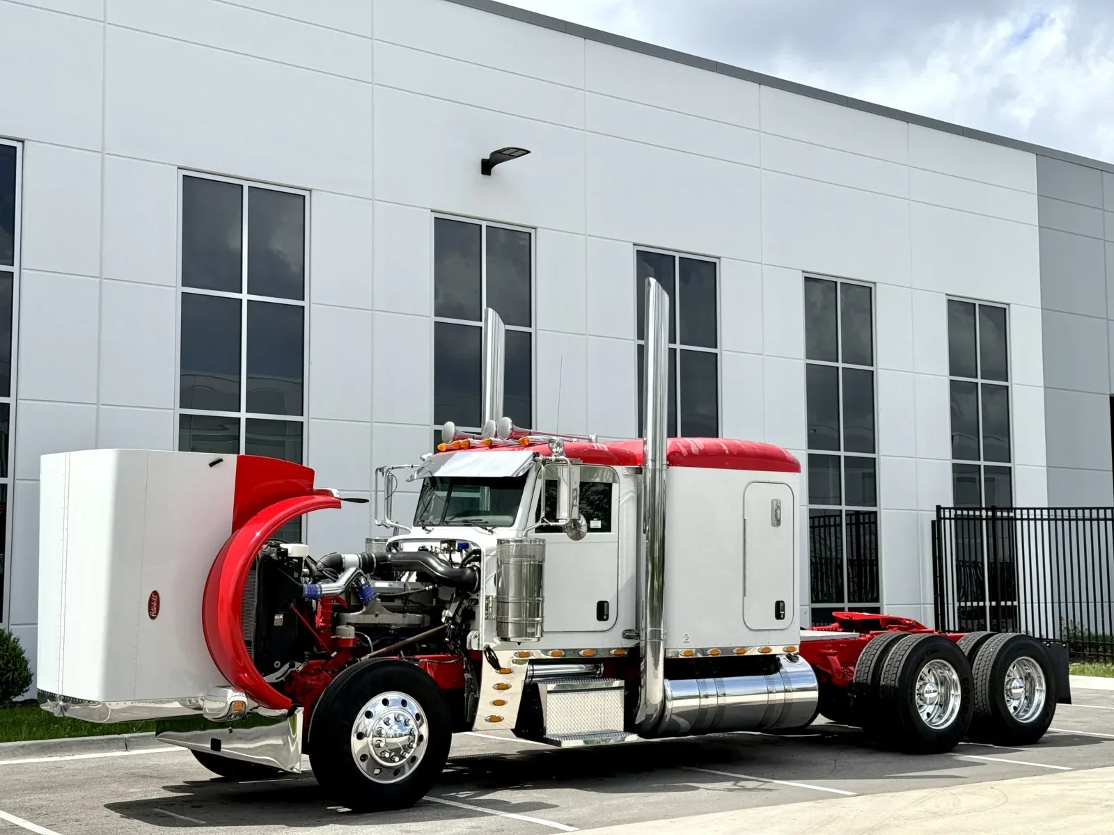 2013 Peterbilt 389 - image 10