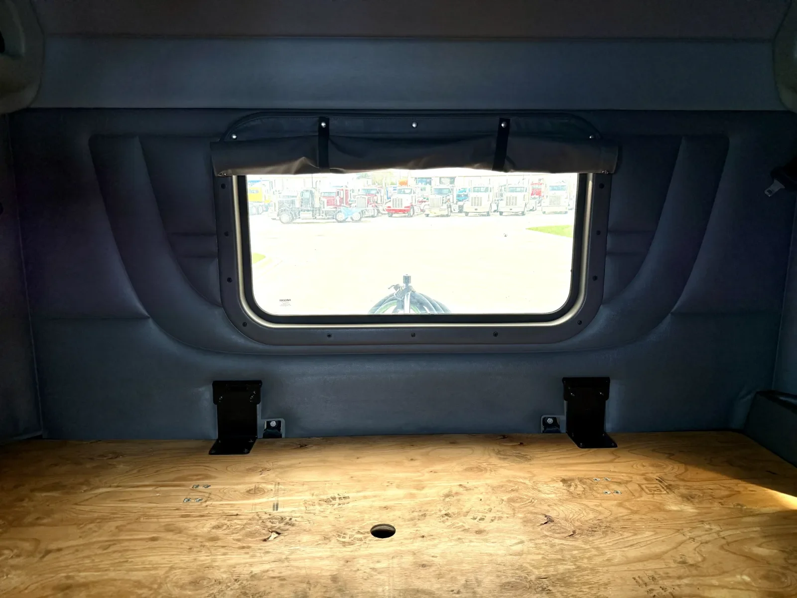 2013 Peterbilt 389 - image 23