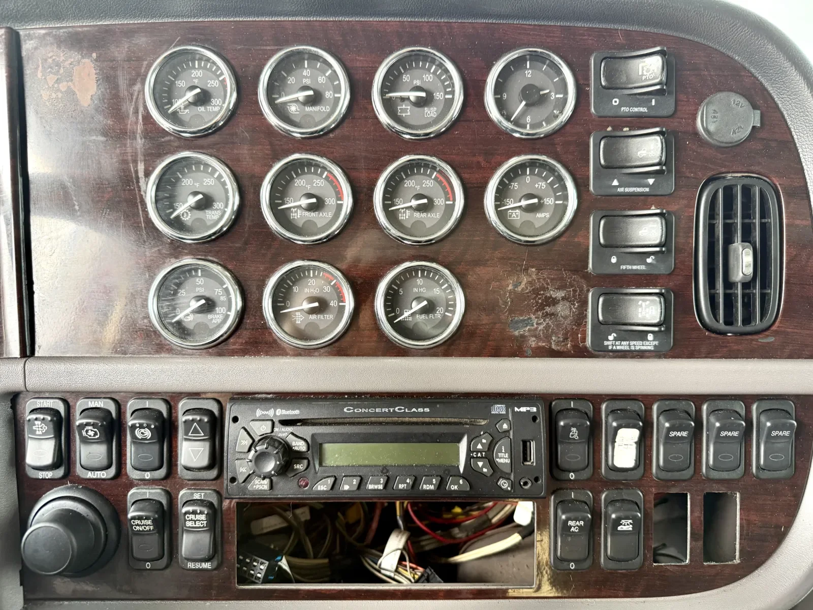 2013 Peterbilt 389 - image 18