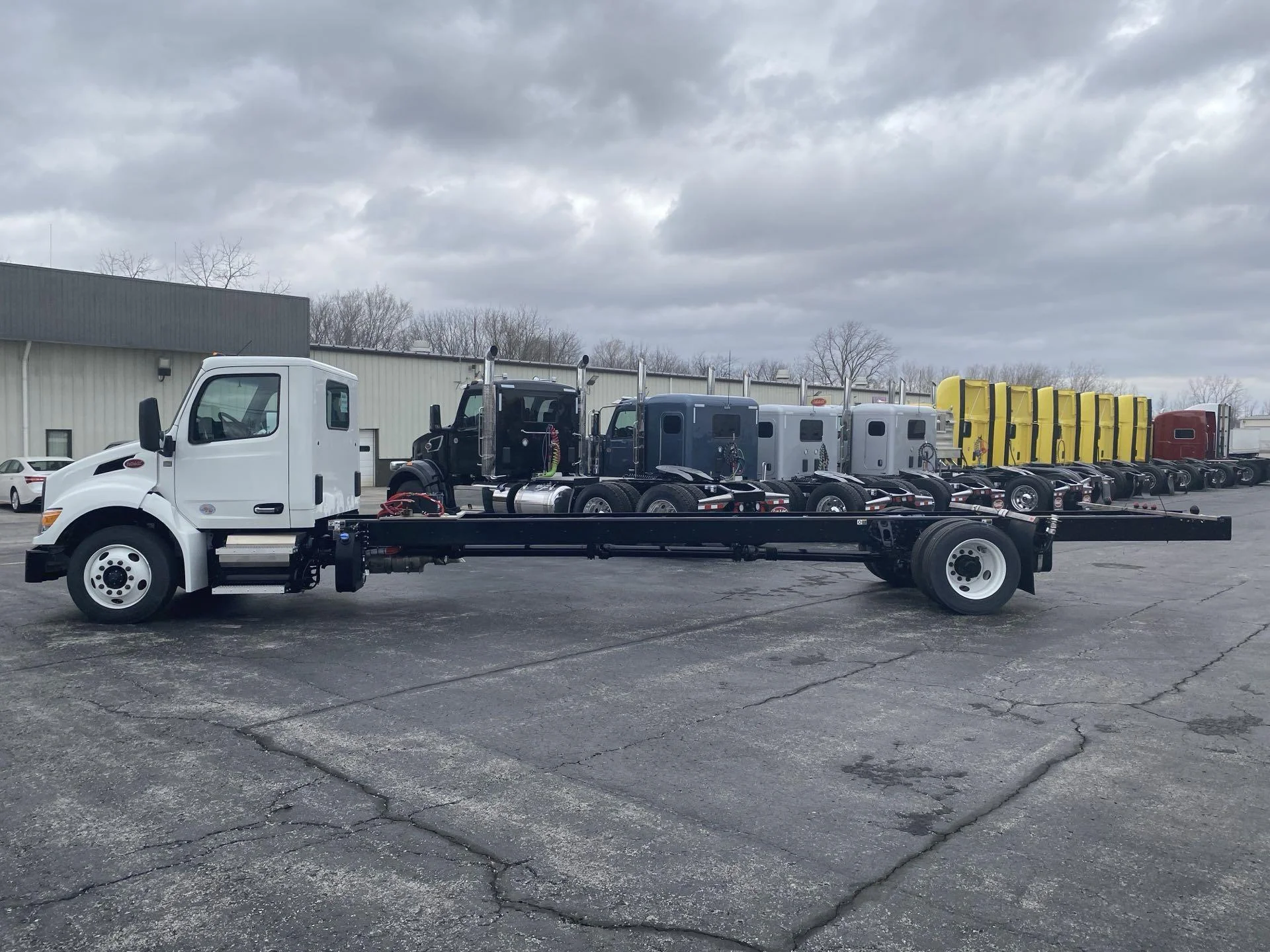 2024 Peterbilt 537 in Findlay, OH — photo 4