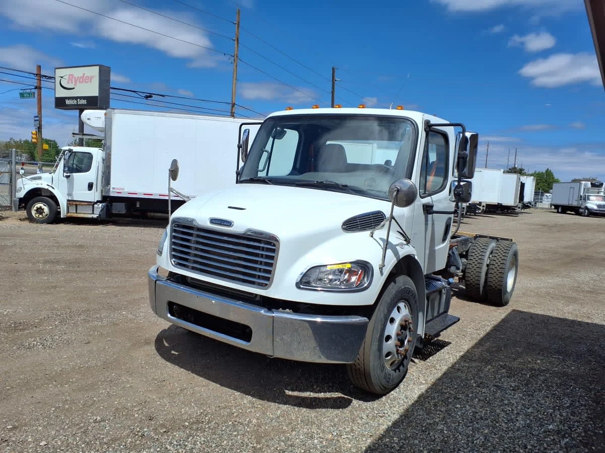 2018 Freightliner M2 106