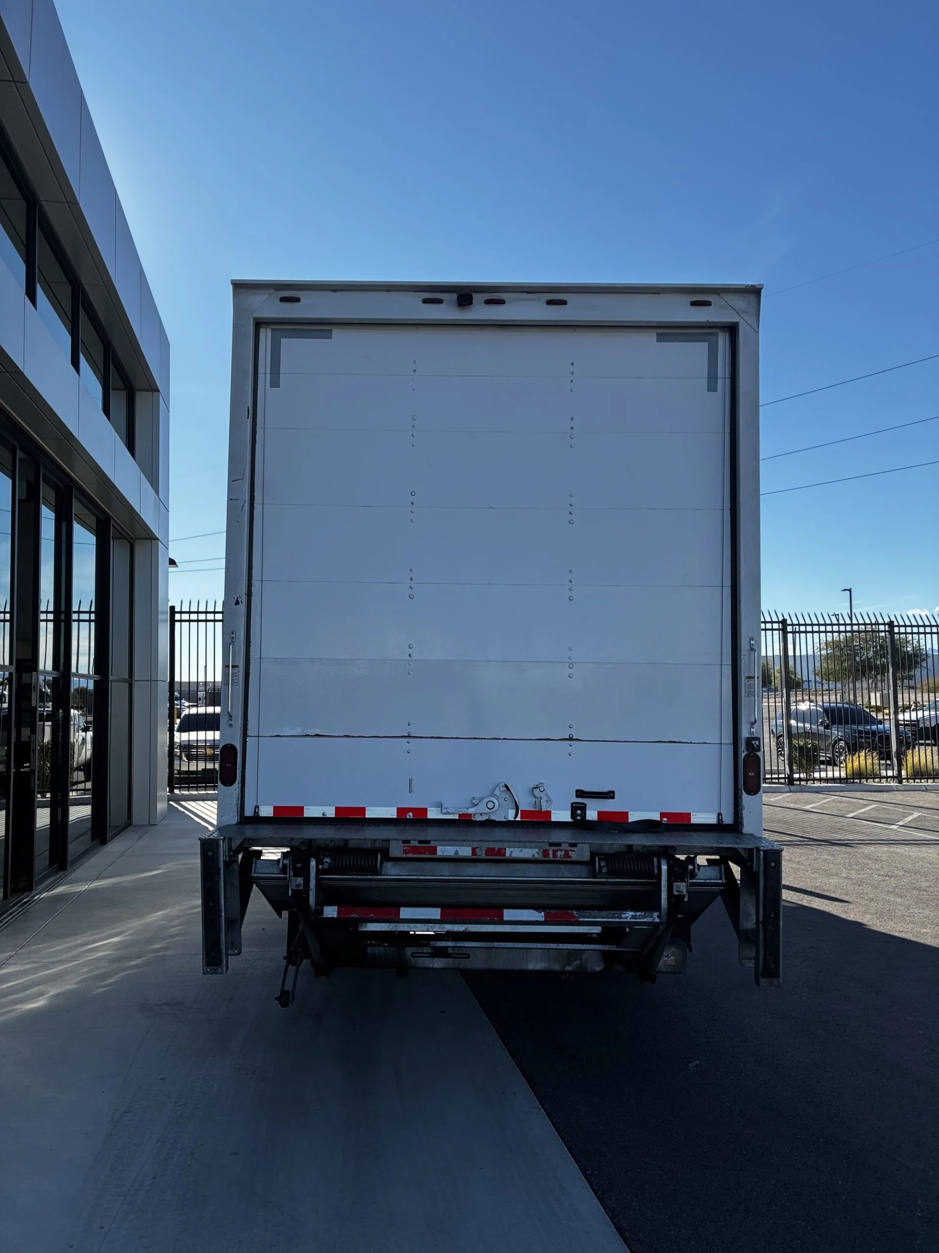 2020 Kenworth T270 - image 4